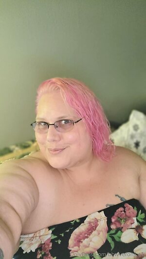 bbwveronica1 Nude Leaked Photo #2