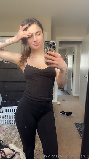 bbygirlmari 2 Nude Leaked Photo #2