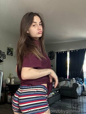 bbygirlmari 2 Nude Leaked Photo #34