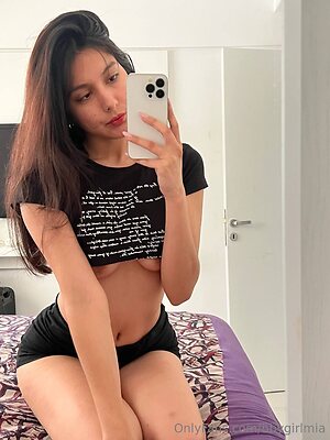 bbygirlmia Nude Leaked Photo #4