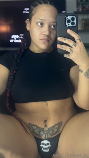 beeuzui Nude Leaked Photo #34
