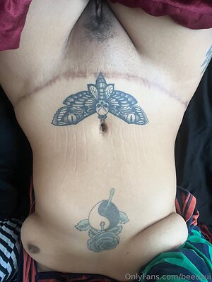 beeuzui Nude Leaked Photo #36