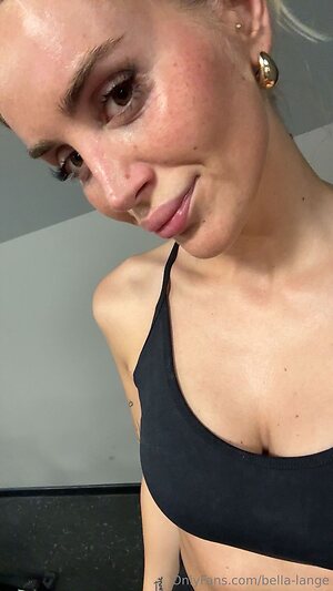 bella-lange Nude Leaked Photo #3