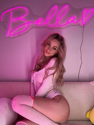 bellaaraee Nude Leaked Photo #12