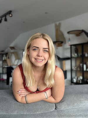 bellablondofficial Nude Leaked Photo #12