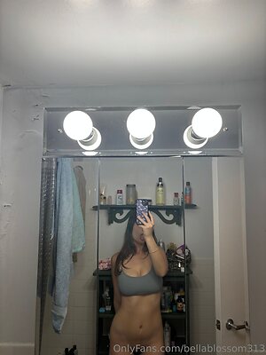 bellablossom313 Nude Leaked Photo #3