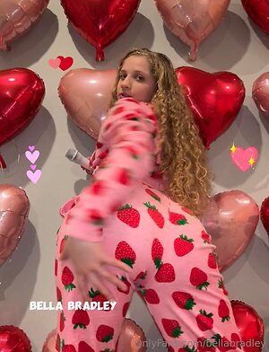 bellabradley Nude Leaked Photo #25
