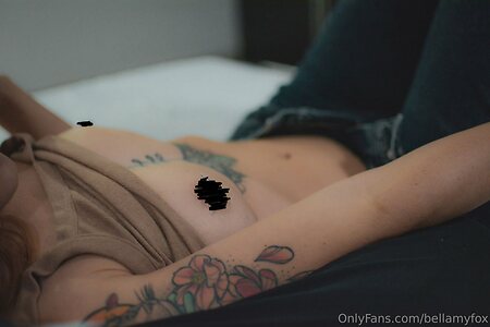bellamyfox Nude Leaked Photo #13