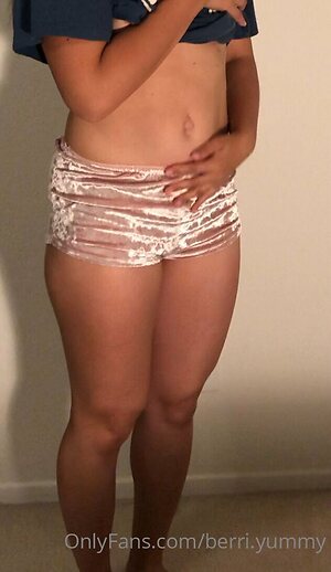 berri yummy Nude Leaked Photo #2