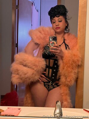 bessiesnowxo Nude Leaked Photo #18