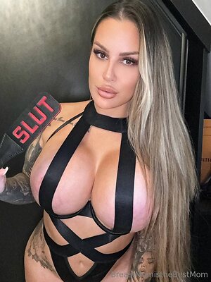 bestmomvideo Nude Leaked Photo #9