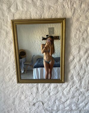 betholiverm Nude Leaked Photo #24