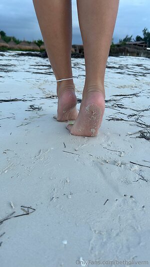 betholiverm Nude Leaked Photo #30