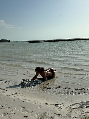 betholiverm Nude Leaked Photo #34