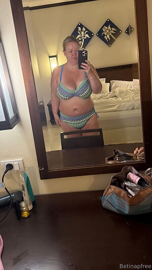 betinapfree Nude Leaked Photo #11