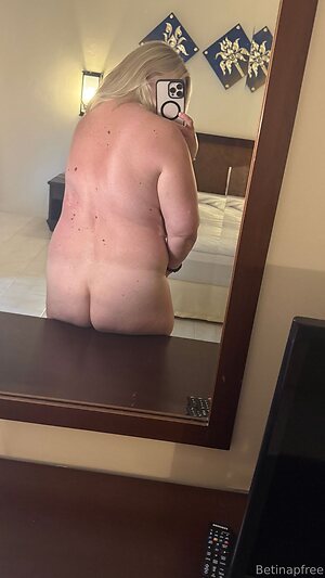 betinapfree Nude Leaked Photo #28
