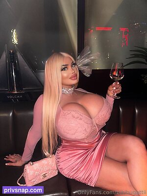 bibibugattii Nude Leaked Photo #43