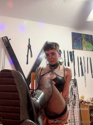 big4sstrolx Nude Leaked Photo #9