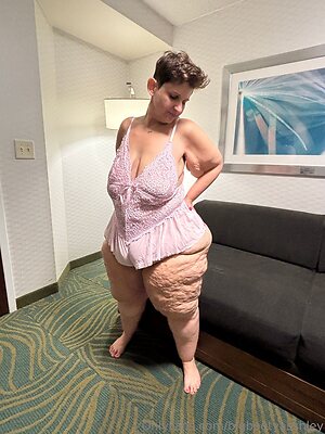 bigbootyasshley Nude Leaked Photo #29