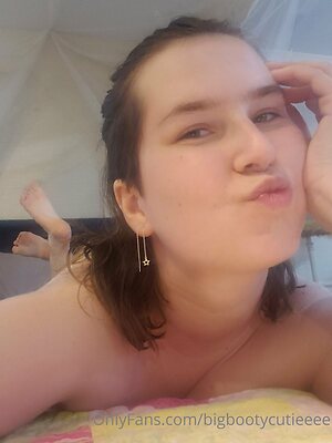 bigbootycutieeee Nude Leaked Photo #14