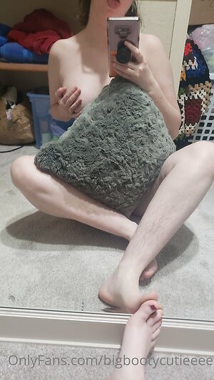 bigbootycutieeee Nude Leaked Photo #16