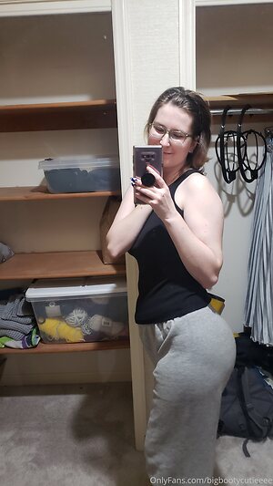 bigbootycutieeee Nude Leaked Photo #39