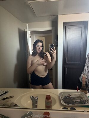 biggbootyyyjudieee Nude Leaked Photo #14