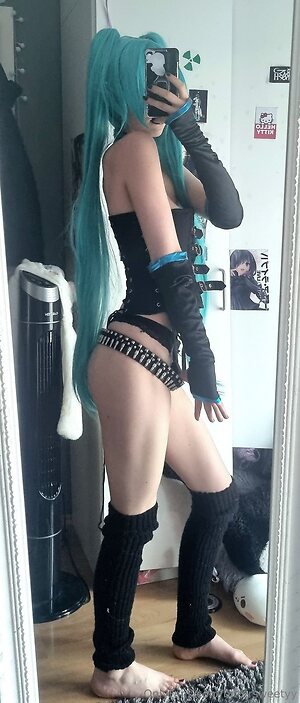 bittersweetyy Nude Leaked Photo #22
