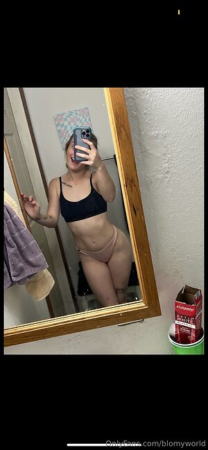 blomyworld Nude Leaked Photo #4