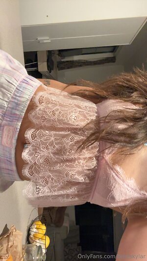 breeskylar Nude Leaked Photo #3