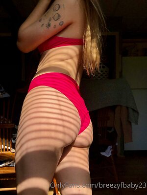 breezyfbaby23 Nude Leaked Photo #3