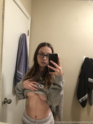 breezyfbaby23 Nude Leaked Photo #5