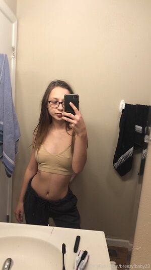 breezyfbaby23 Nude Leaked Photo #17