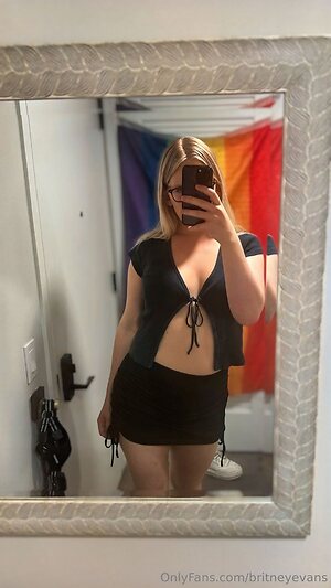 britneyevans Nude Leaked Photo #5