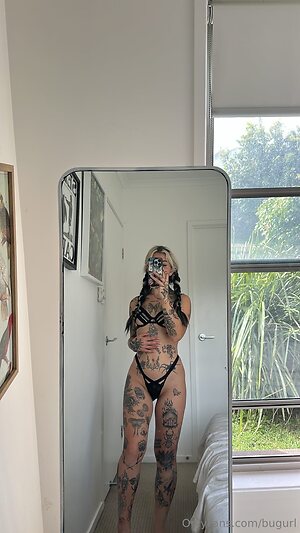 bugurl Nude Leaked Photo #40