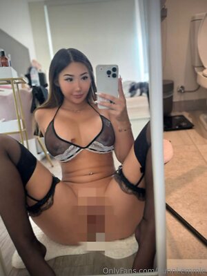 bunni emmie Nude Leaked Photo #30