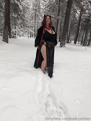 bustyykitten Nude Leaked Photo #20