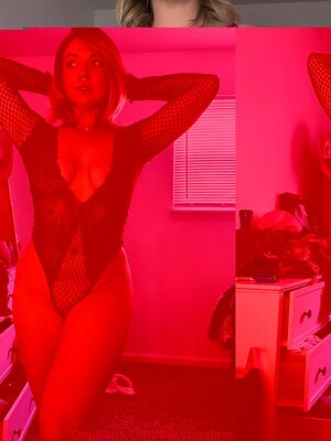 busybeebrie Nude Leaked Photo #23