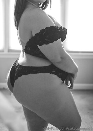 cakequeeen69 Nude Leaked Photo #11