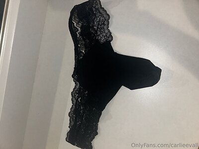carlieevall Nude Leaked Photo #8