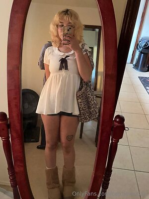 carmennl0ve Nude Leaked Photo #24