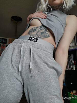 carnievgfree Nude Leaked Photo #15