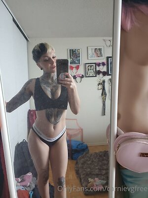carnievgfree Nude Leaked Photo #24