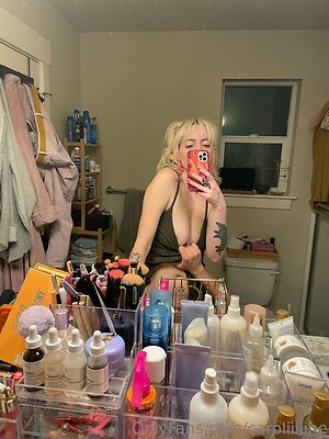 caroliiiiine Nude Leaked Photo #27