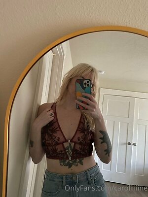 caroliiiiine Nude Leaked Photo #37