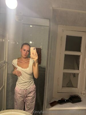 cassieevega Nude Leaked Photo #22