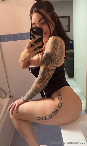 celiavb Nude Leaked Photo #15