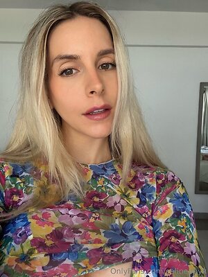celinebbyx Nude Leaked Photo #15