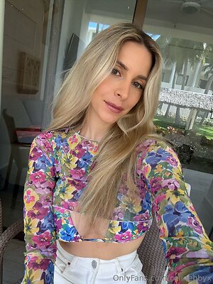 celinebbyx Nude Leaked Photo #19