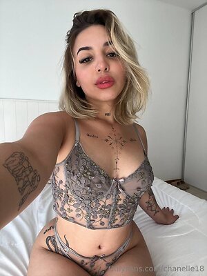 chanelle18 Nude Leaked Photo #20